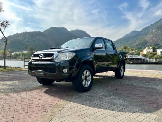 TOYOTA HILUX 3.0 SRV 4X4 CD 16V TURBO INTERCOOLER DIESEL 4P AUTOMÁTICO TOYOTA HILUX 3.0 SRV 4X4 CD 16V TURBO INTERCOOLER DIESEL 4P AUTOMÁTICO